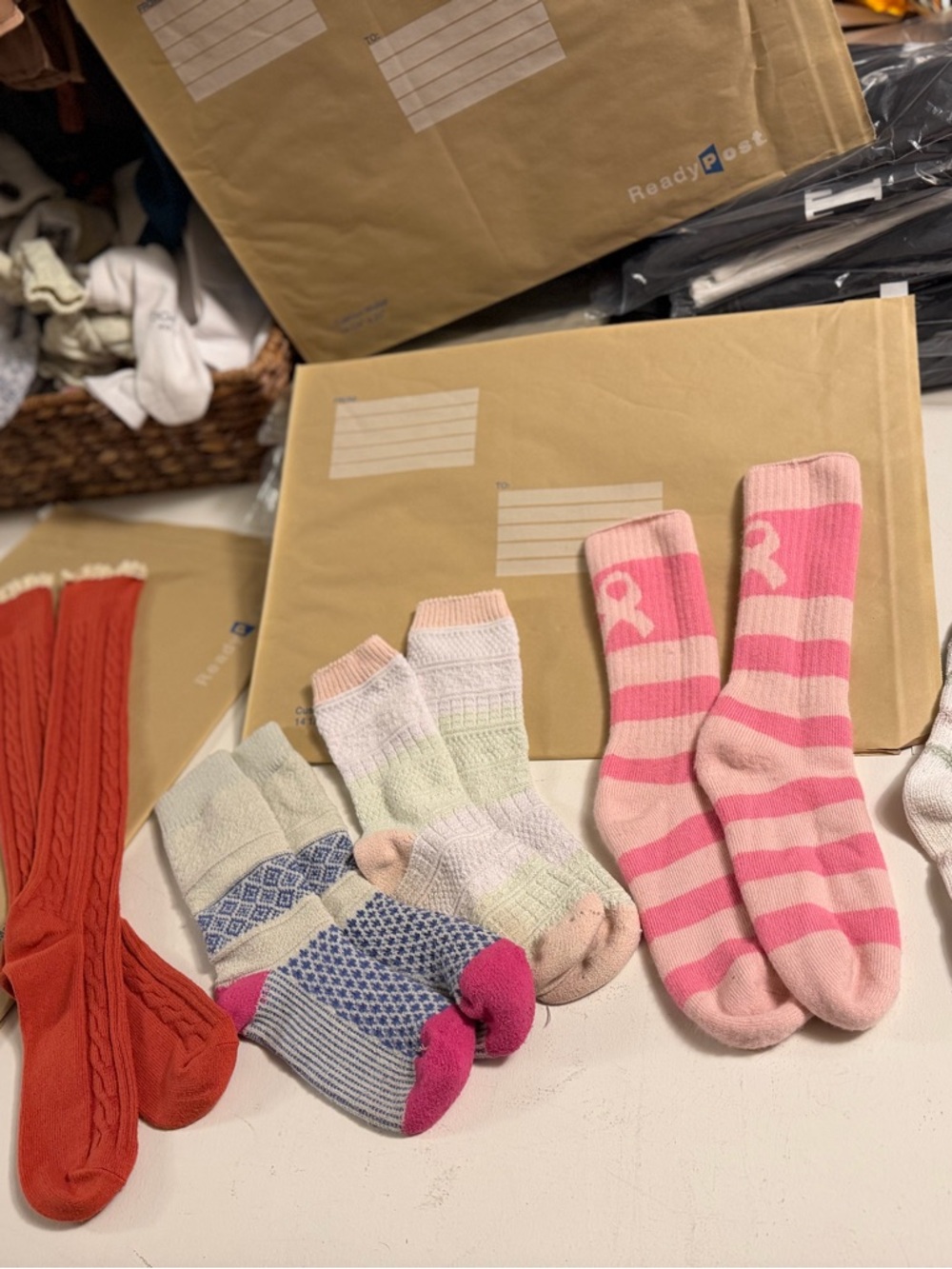 Lot of 5 women’s World’s Softest brand socks 🧦